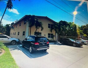 811 NE 14th Pl in Fort Lauderdale, FL - Building Photo - Building Photo