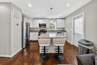 5211 Jay St NE in Washington, DC - Foto de edificio - Building Photo