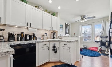 8 Deer Run Ct, Unit 8B in Arbutus, MD - Foto de edificio - Building Photo