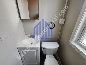 2535 Greenmount Ave-Unit -Unit 2 in Baltimore, MD - Foto de edificio - Building Photo