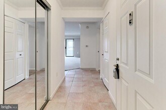 2121 Jamieson Ave in Alexandria, VA - Building Photo - Building Photo