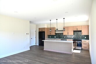 502 Lattintown Rd in Marlboro, NY - Building Photo - Building Photo