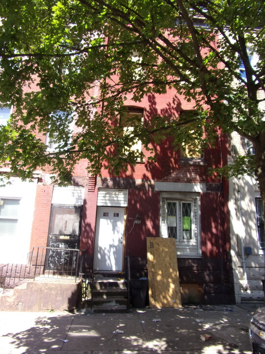 2210 N 17th St in Philadelphia, PA - Building Photo