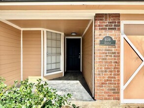609 Sherman Dr in Mansfield, TX - Building Photo - Building Photo