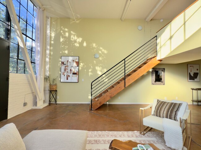 1018 4th Ave in Oakland, CA - Building Photo - Building Photo