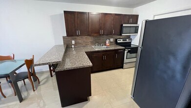 15205 NE 6th Ave in Miami, FL - Building Photo - Building Photo