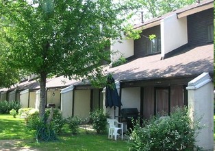 Potsdam Townhouses in Toronto, ON - Building Photo - Building Photo