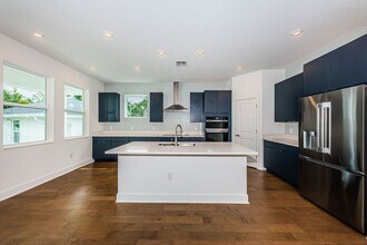 1701 25th Ave N in St. Petersburg, FL - Foto de edificio - Building Photo