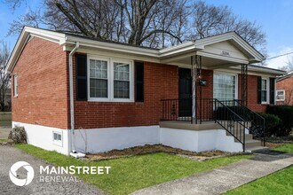 5204 Ronwood Dr in Louisville, KY - Foto de edificio - Building Photo
