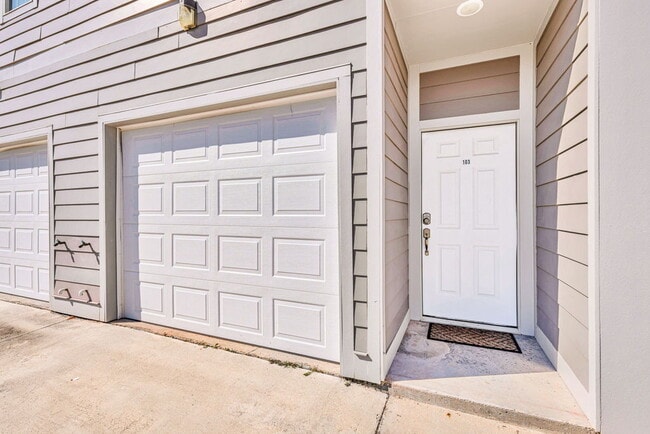 107 E Orchard Loop in D'Iberville, MS - Building Photo - Building Photo