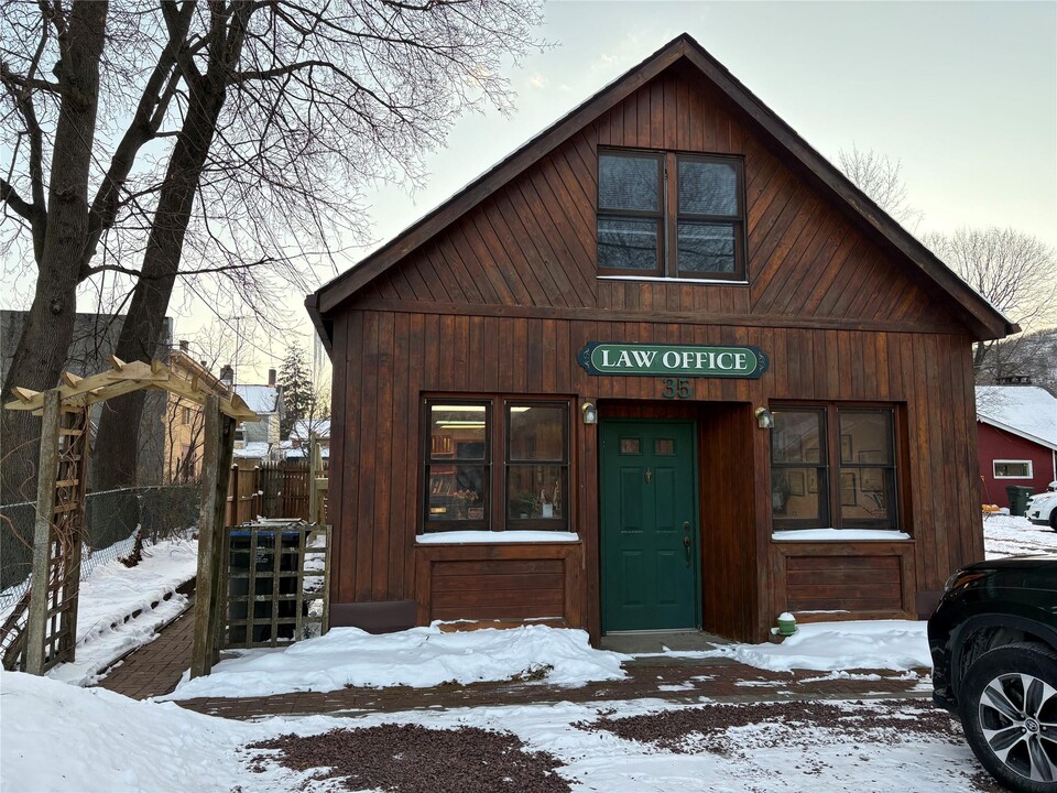 35 Oak St in Greenwood Lake, NY - Building Photo