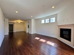 1726 S Bentley Ave in Los Angeles, CA - Building Photo - Building Photo