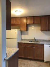98 Emerson Gardens Rd in Lexington, MA - Building Photo - Building Photo