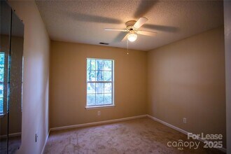 322 Cottonwood Park Dr in Charlotte, NC - Building Photo - Building Photo