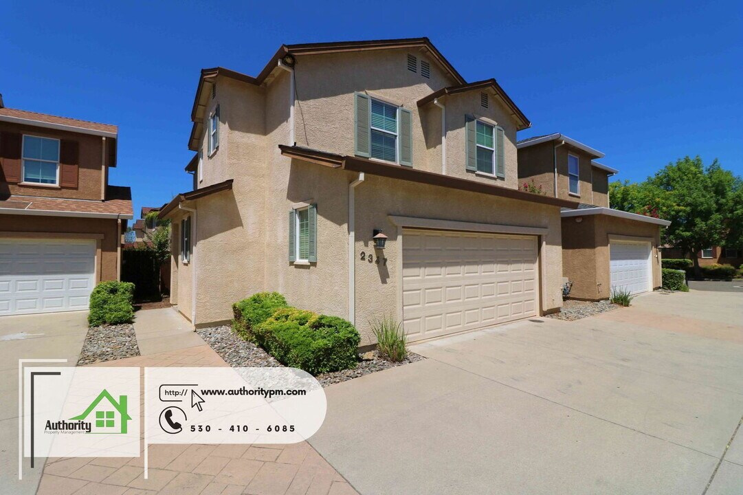 2347 Shining Star Way in Redding, CA - Building Photo