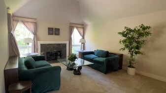 1804 Bellevue Way NE in Bellevue, WA - Building Photo