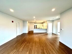 45 E Central St in Natick, MA - Foto de edificio - Building Photo