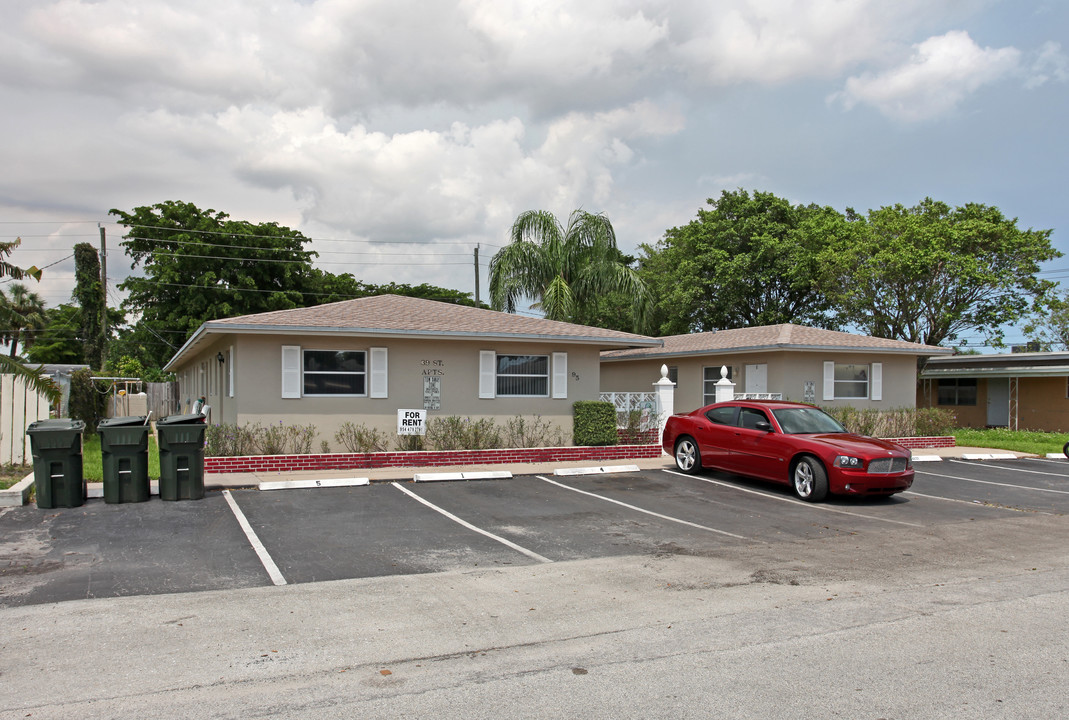 95 NW 39 St in Fort Lauderdale, FL - Building Photo