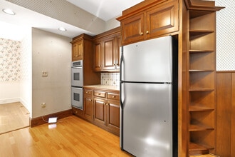 30 Cheswick Rd in Auburndale, MA - Foto de edificio - Building Photo