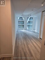 238 Simcoe St in Toronto, ON - Building Photo