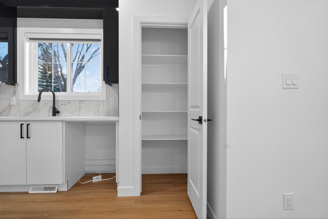 13538-110A 110a Ave NW in Edmonton, AB - Building Photo - Building Photo