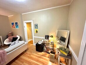 68 Egmont St, Unit 5 in Brookline, MA - Building Photo - Building Photo