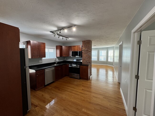 4 Cousins St, Unit 2