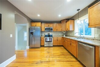 200 Woodward Ave in East Providence, RI - Building Photo - Building Photo