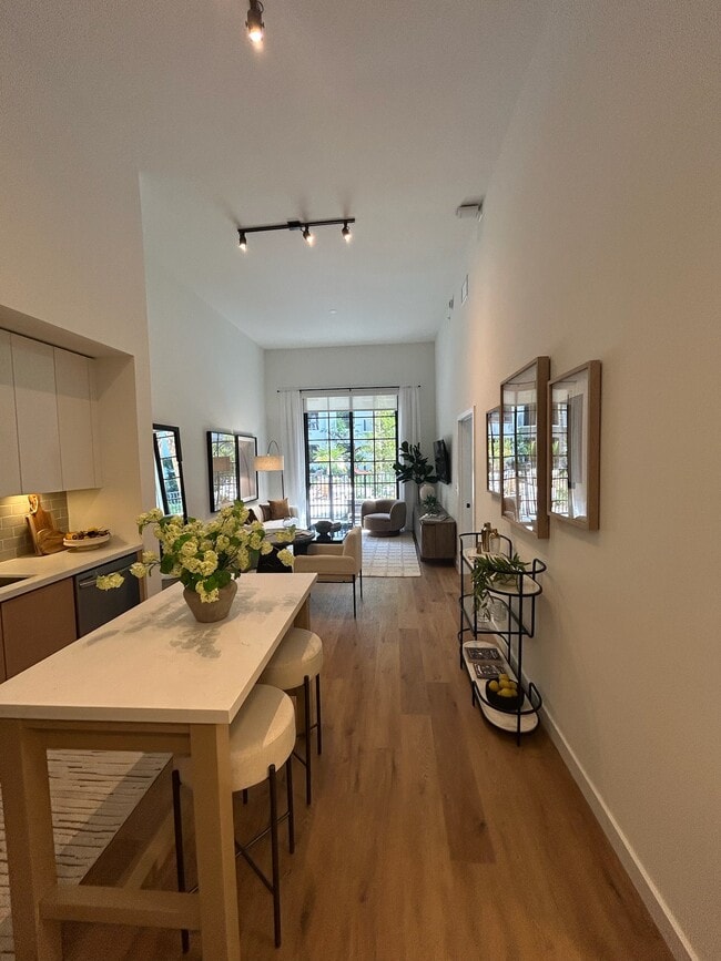 1625 NE 124th St in North Miami, FL - Foto de edificio - Building Photo