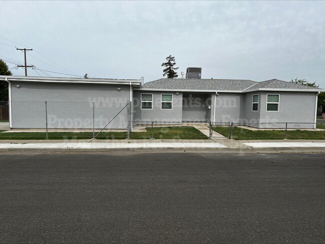 property at 2206 Buena Vista Ave