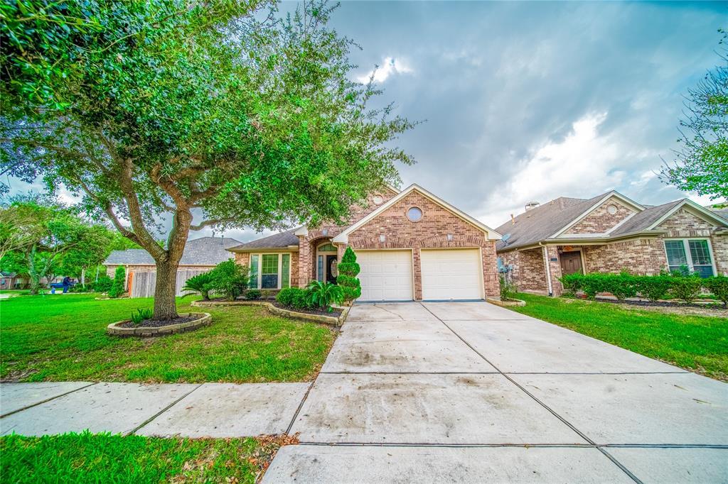11007 Witherspoon Dr in Richmond, TX - Building Photo