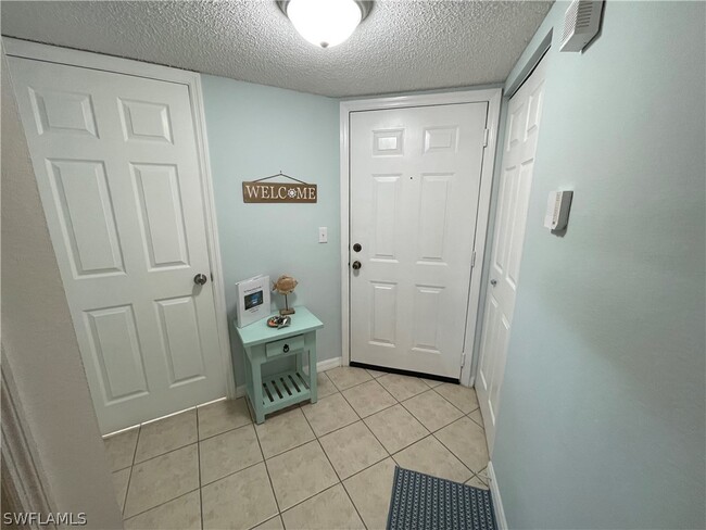 8870 Colonnades Ct W in Bonita Springs, FL - Building Photo - Building Photo