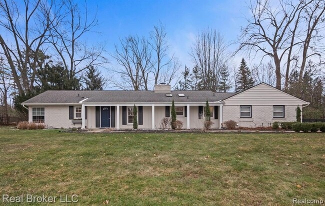 1909 Marie Cir in Bloomfield Township, MI - Building Photo - Building Photo