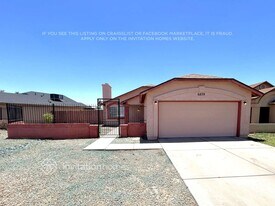 6839 W Gardenia Ave in Glendale, AZ - Building Photo