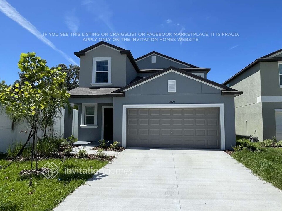 12022 Lavender Loop in Spring Hill, FL - Building Photo