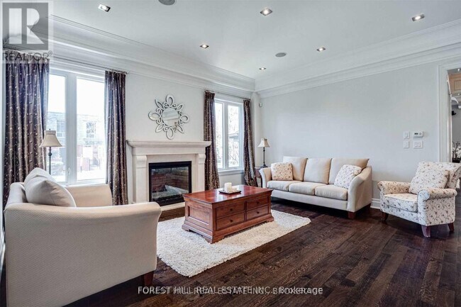 42 Yorkminster Rd in Toronto, ON - Building Photo - Building Photo