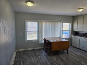 22006 N Chrysler Dr in Hazel Park, MI - Building Photo - Building Photo