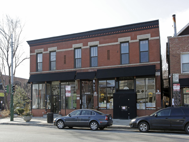 3000-3002 N Sheffield Ave in Chicago, IL - Foto de edificio - Building Photo