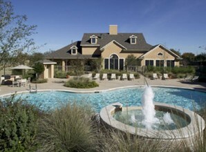 Alicante Townhomes and Condos in Austin, TX - Foto de edificio - Building Photo