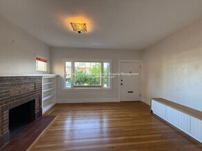2250 Pacific Ave in Alameda, CA - Building Photo - Building Photo