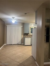 568 Greenbriar Townhouse Way in Las Vegas, NV - Building Photo - Building Photo