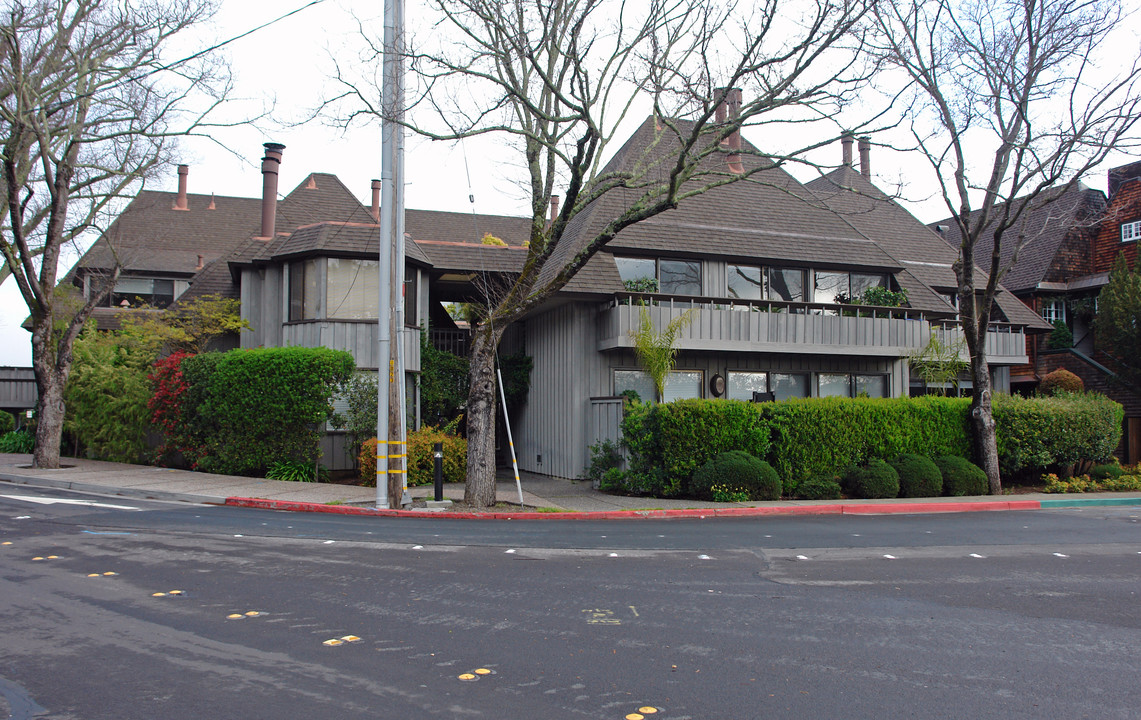 1-29 Teal Rd in Belvedere Tiburon, CA - Building Photo