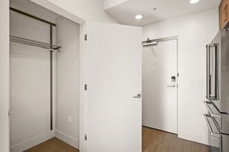 The Residences at 801 East Whiting Street in Tampa, FL - Building Photo - Building Photo