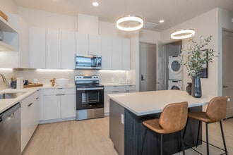 Zeta in Sacramento, CA - Foto de edificio - Interior Photo