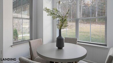 2800 Milan Ct, Unit 3225 in Birmingham, AL - Foto de edificio - Building Photo