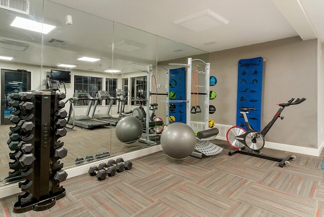 Deer Valley in San Rafael, CA - Foto de edificio - Building Photo