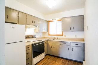 Liberty Street Apartments in Salem, OR - Foto de edificio - Building Photo