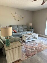 154 SE Selva Ct in Port St. Lucie, FL - Foto de edificio - Building Photo