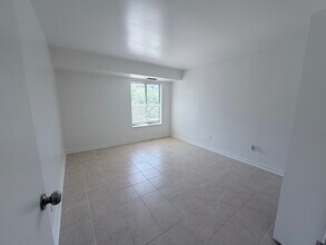 3100 S Manchester St, Unit 603 in Falls Church, VA - Building Photo - Building Photo