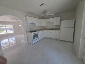 6186 Winrock Rd in Greenacres, FL - Building Photo - Building Photo